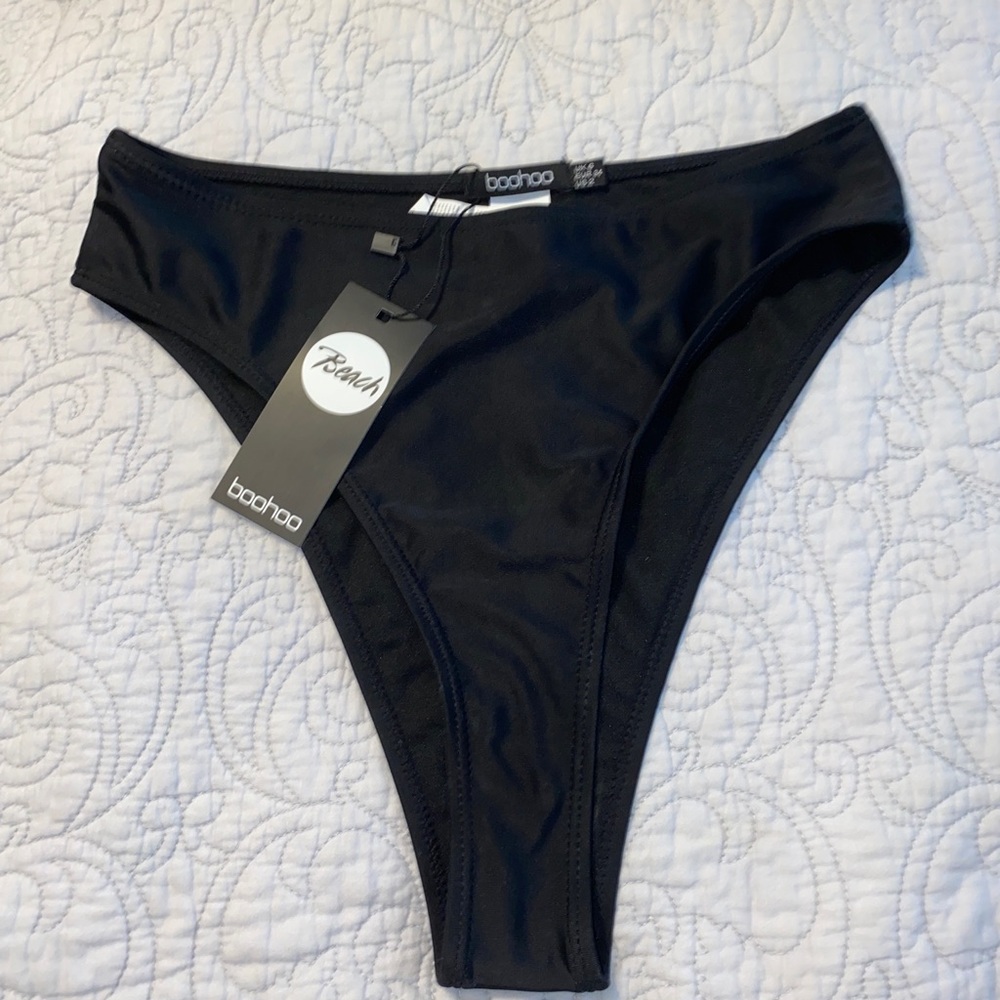 BRAND NEW BOOHOO BIKINI BOTTOMS